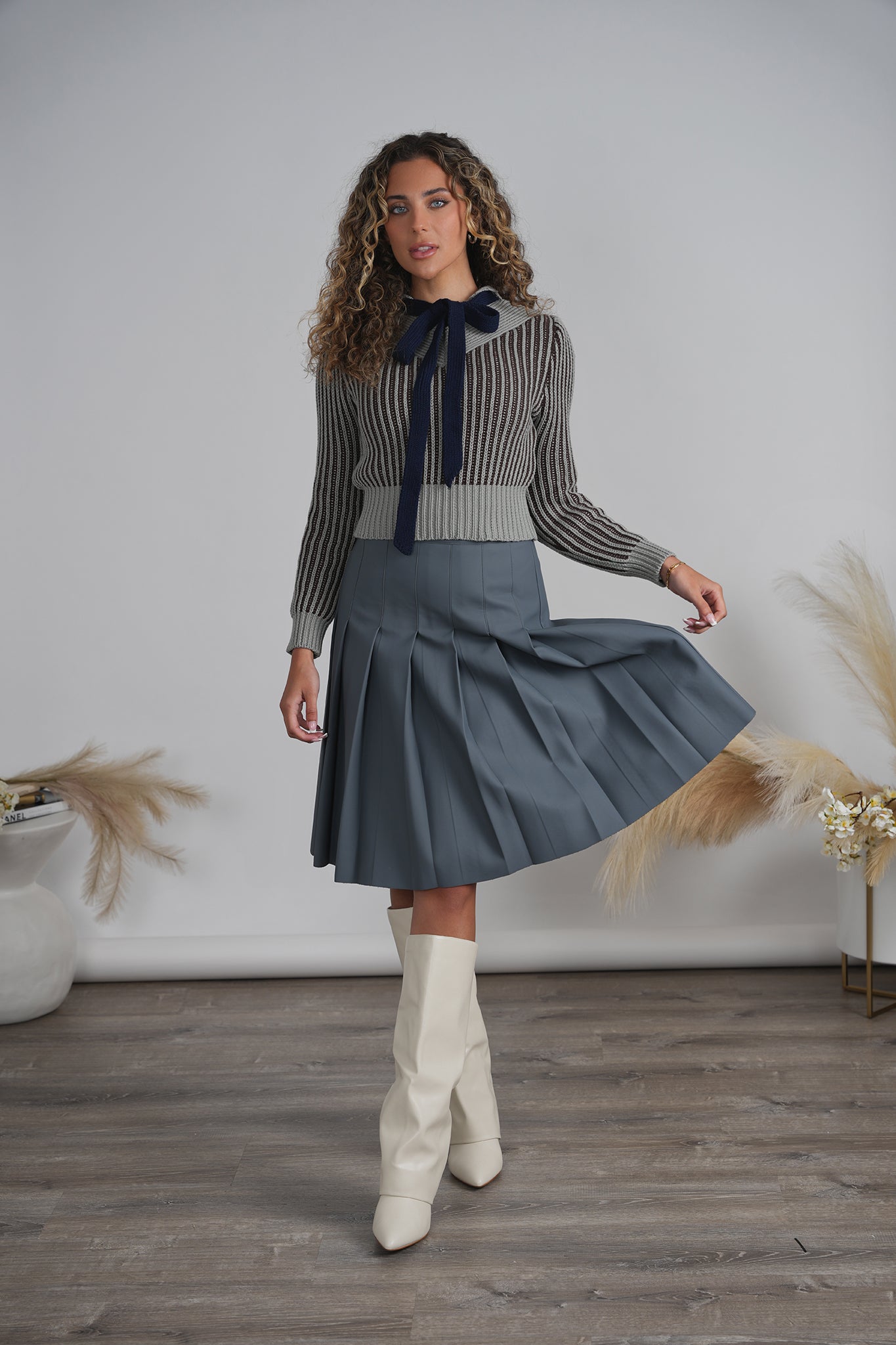 VICTORIA BOW TIE SWEATER